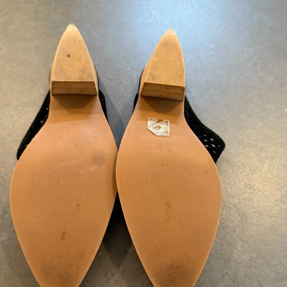 Mesh Wedge - Picture 2 of 3